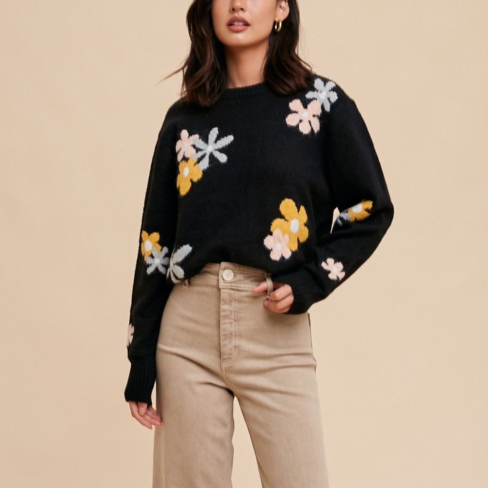 Last 1! NWT Black Floral Crewneck Sweater